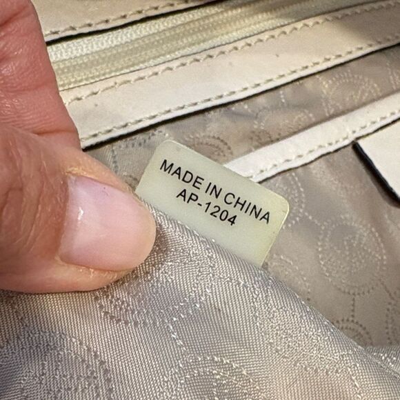 Michael Kors Pebbled Soft Leather Uptown Astor Studded Hobo Shoulder Bag - Picture 16 of 16